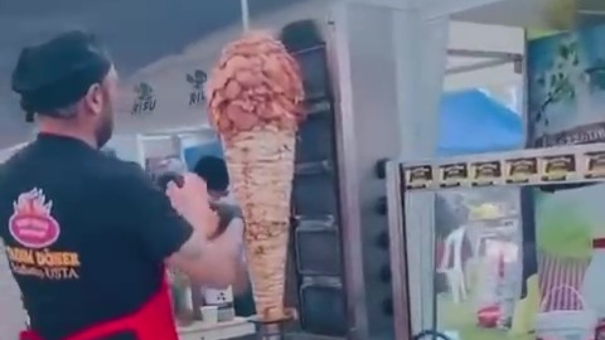 Adana karnavalında mide bulandıran görüntüler