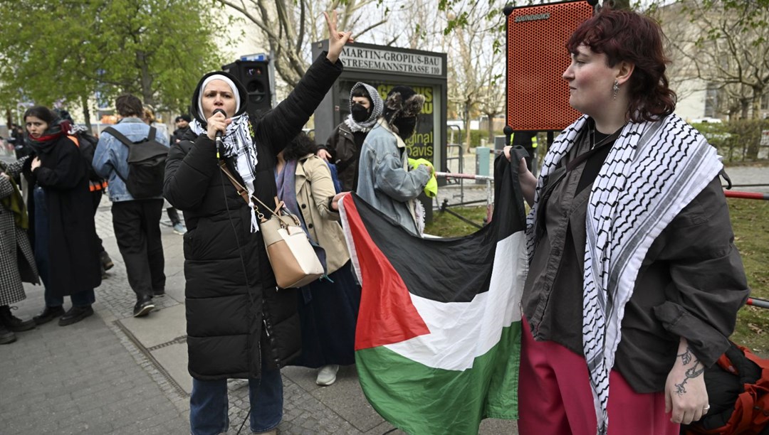 Berlin’de protesto: “Filistin’e destek eylemcileri sınır dışı edilemez”