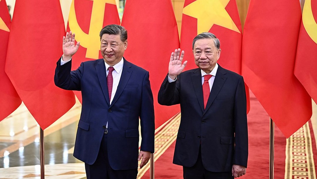 Çin lideri Şi, Vietnam’da: Onlarca anlaşma imzalandı