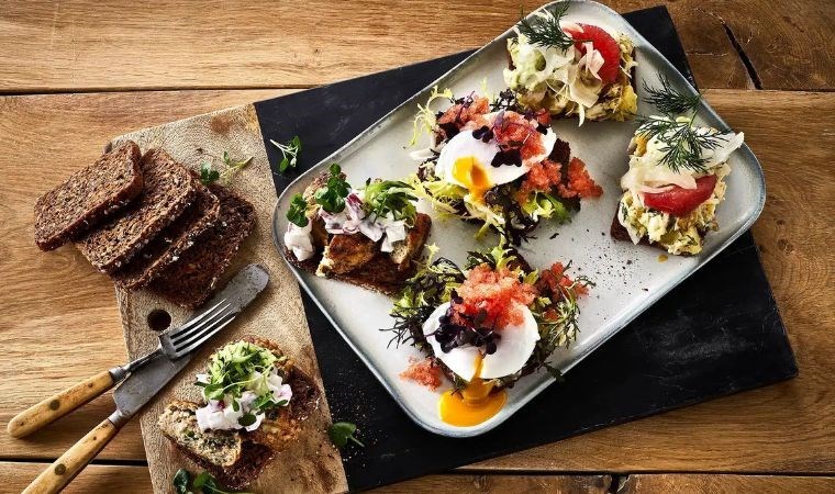 Danimarka’nın hafif ekmekleri: Smørrebrød tarifi