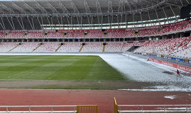 Hava eksi 14 derece: İşte Sivasspor – Fenerbahçe maçı öncesi zeminin son durumu!