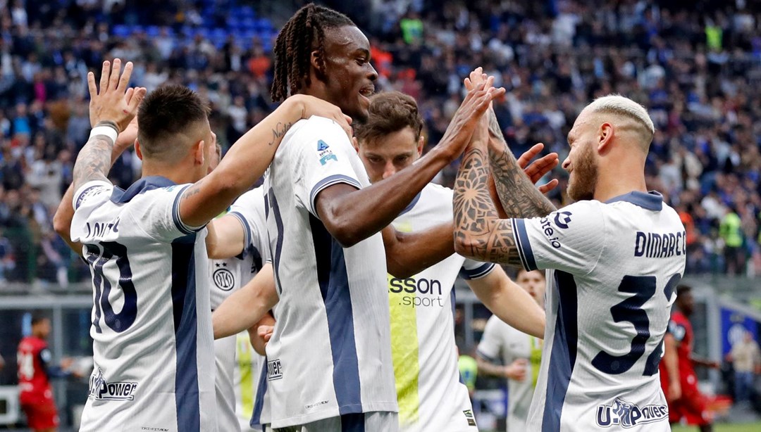 Inter zirveyi bırakmıyor