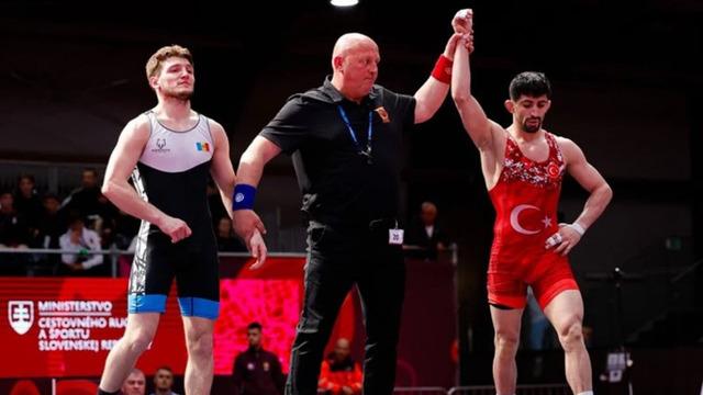 Kerem Kamal ve Hamza Bakır, Avrupa Güreş Şampiyonası’nda finale çıktı