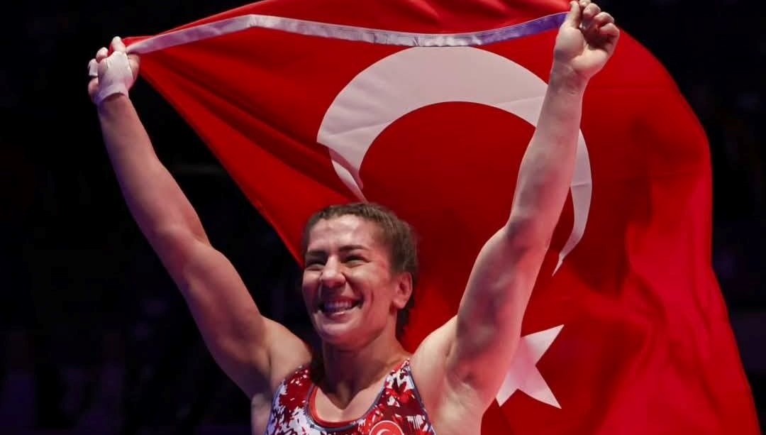 Milli sporcu Yasemin Adar Yiğit, aktif sporculuk hayatını noktaladı