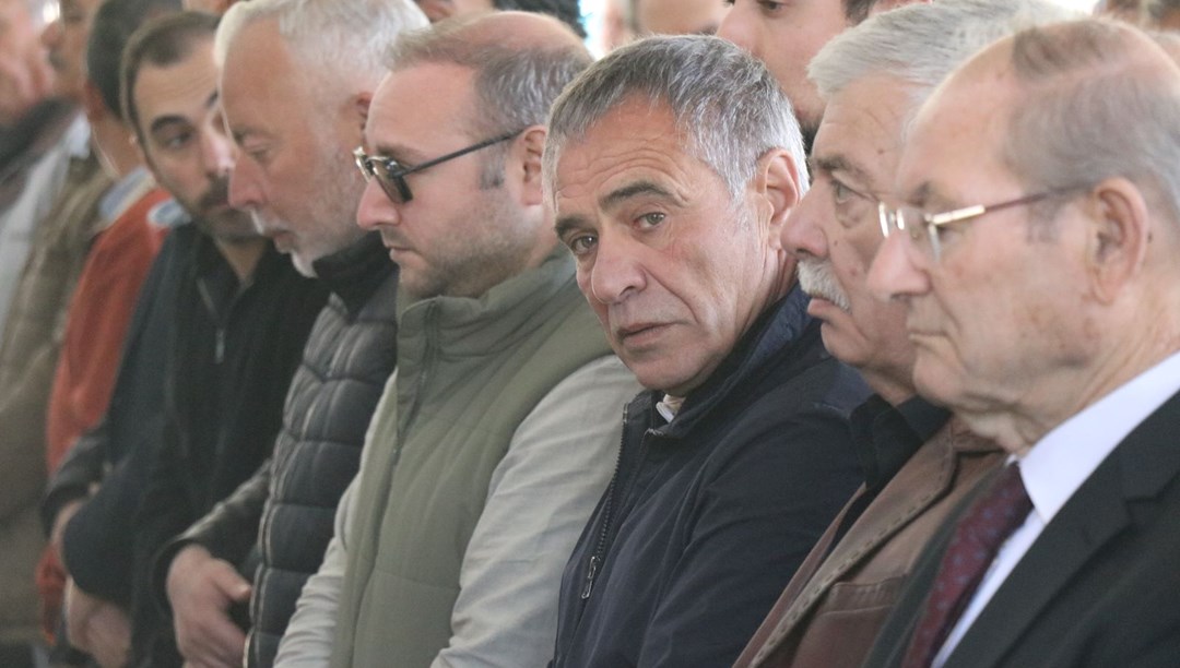 Teknik direktör Ersun Yanal’dan anneye son görev