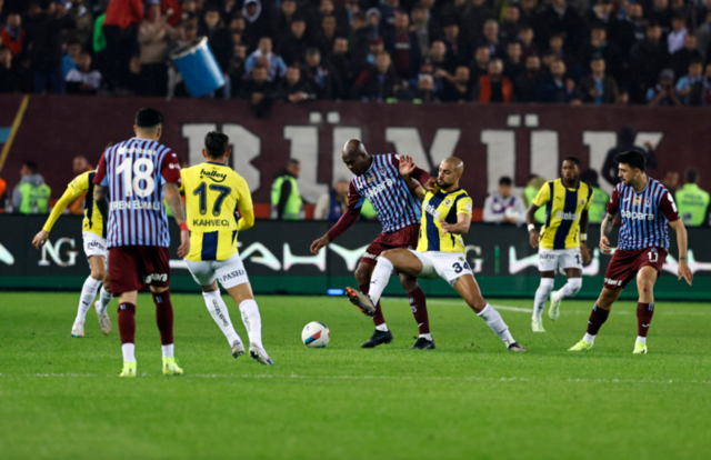 Trabzonspor-Fenerbahçe maçında ilk 11’ler belli oldu! Sarı-Lacivertliler’de çok sürpriz karar… Yıldız isim kadroda yok