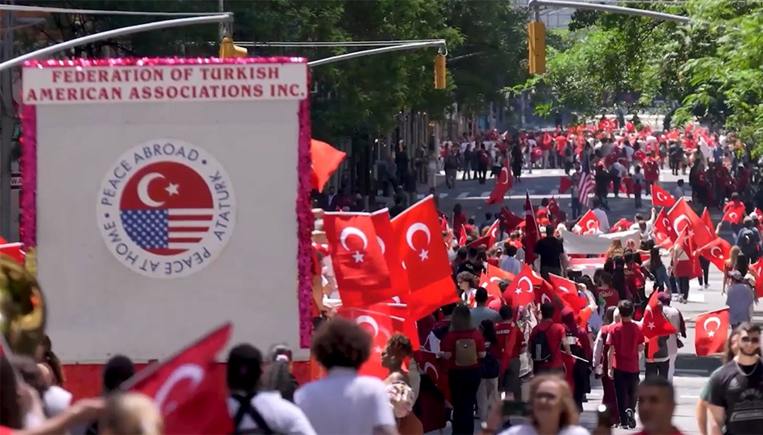 ABD’de 42. Geleneksel New York Türk Günü Yürüyüşü yapıldı