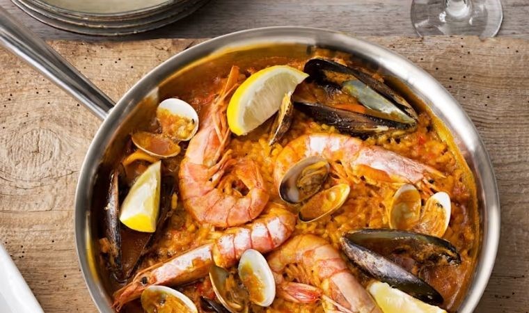 Akdeniz mutfağından sofralarınıza: Tavuklu İspanyol Paella tarifi