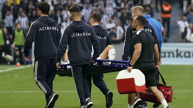 Beşiktaş’ta Chamberlain ve Uduokhai oyuna devam edemedi