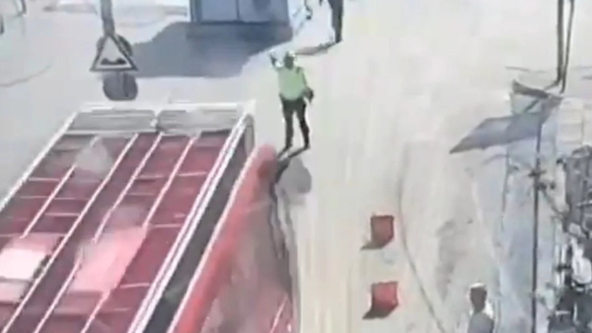CHP’nin şoförü polisin üzerine otobüs sürmüştü: EGM’den açıklama