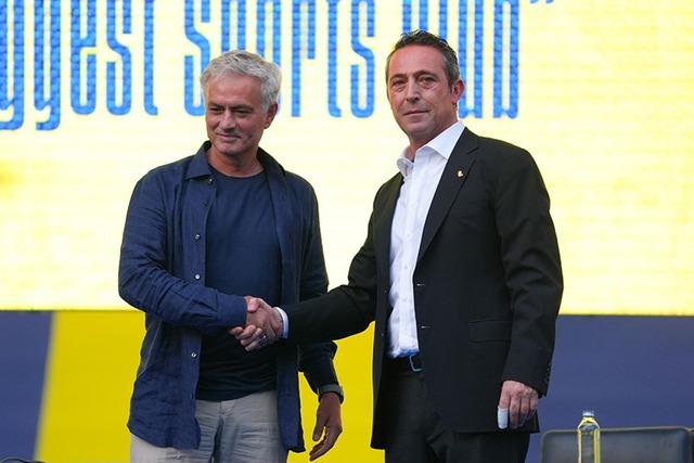 Fenerbahçe Başkanı Ali Koç Jose Mourinho kararını canlı yayında açıkladı! Gelen teklifi duyurdu…