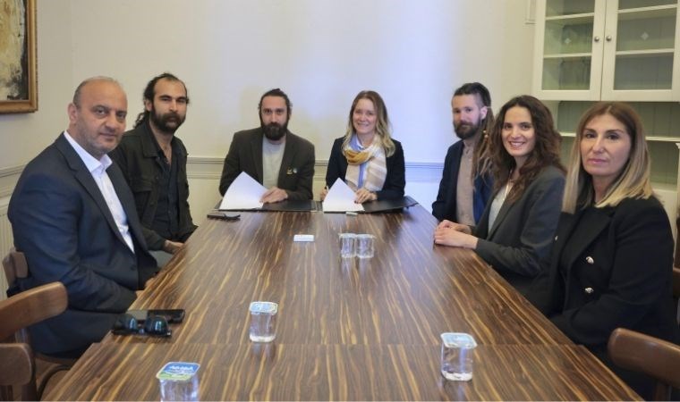 Konak’ta imzalar sanat için atıldı