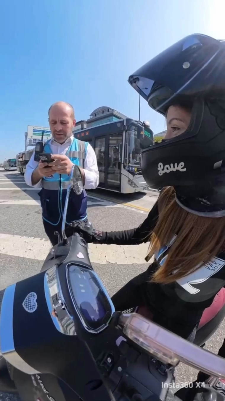 O anları anlattı: Motosikletiyle metrobüs yoluna girdi!