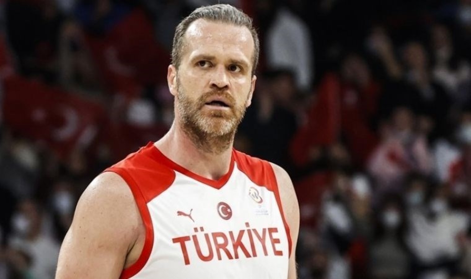 Oğuz Savaş, aktif basketbol kariyerini noktaladı