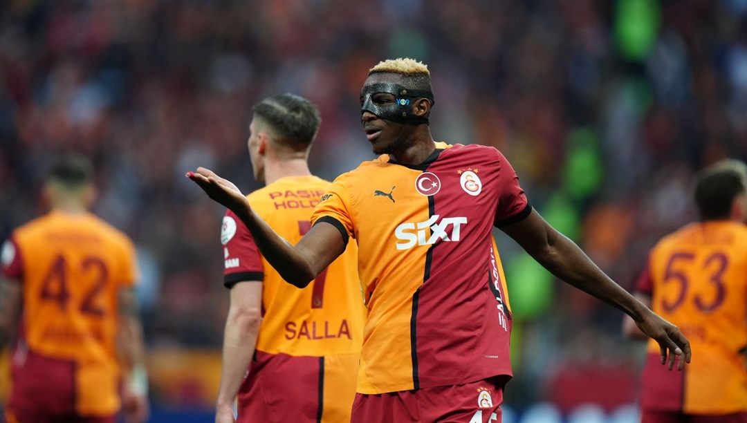 Osimhen: Ben ve ailem burada mutluyuz