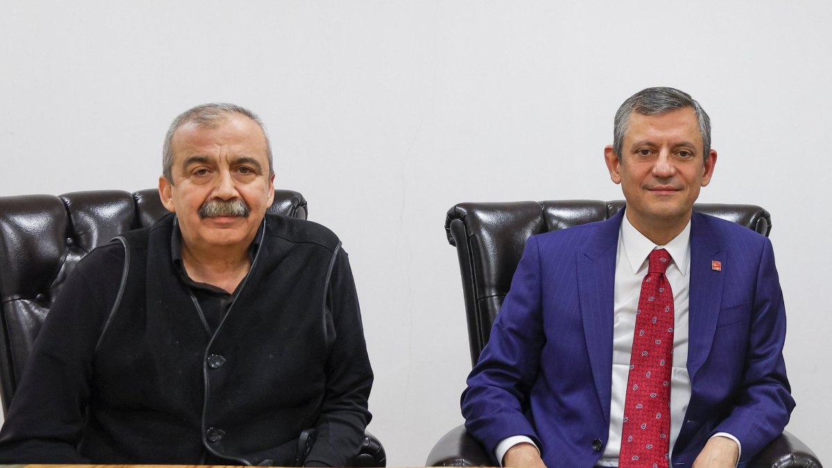 Özgür Özel’den Sırrı Süreyya Önder için taziye mesajı