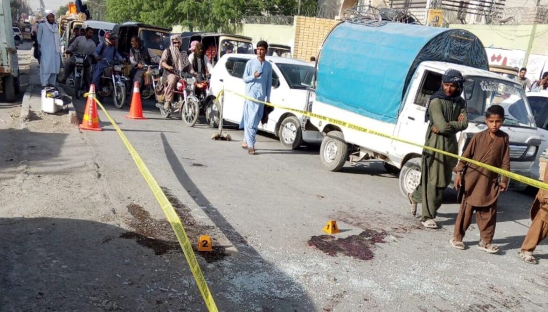 Pakistan’da mitinge bombalı saldırı
