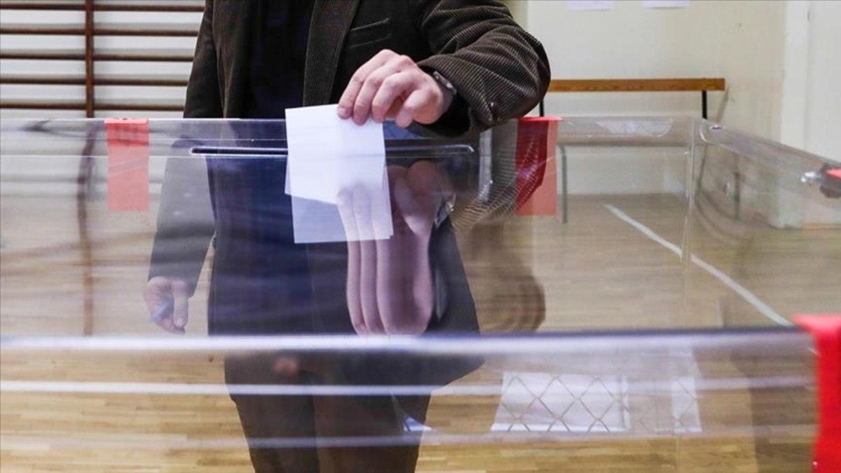 Polonya’da halk, cumhurbaşkanı seçimi için yarın sandık başında