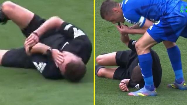 Premier Lig’de çok ilginç an! Maçın hakemi yerde kaldı, Jamie Vardy düdük çalıp oyunu durdurdu