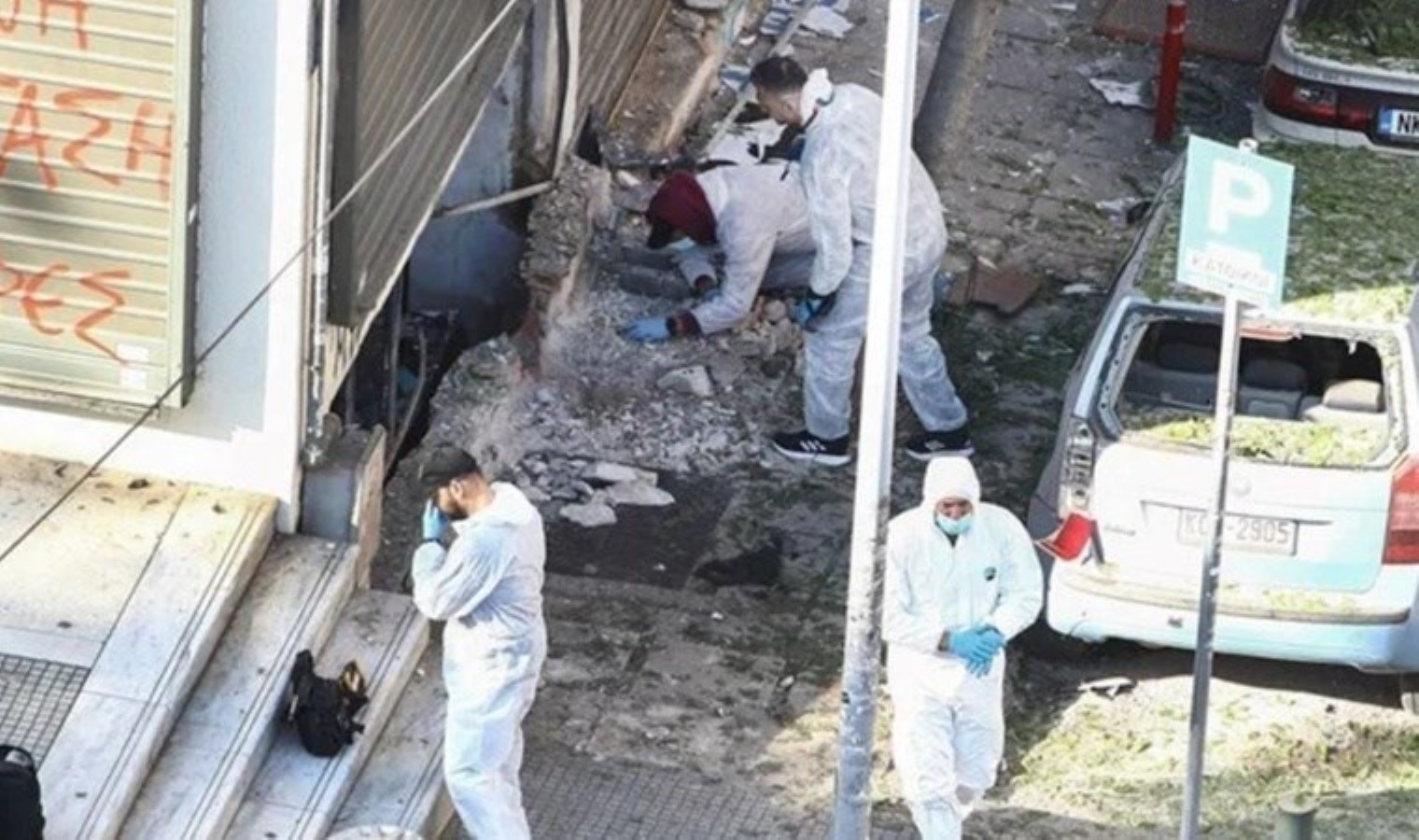 Selanik’te bir kadının elinde taşıdığı bomba patladı