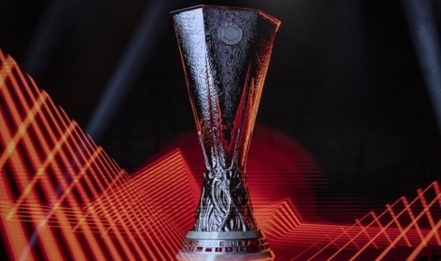 UEFA Avrupa Ligi’nde finalin adı belli oldu!