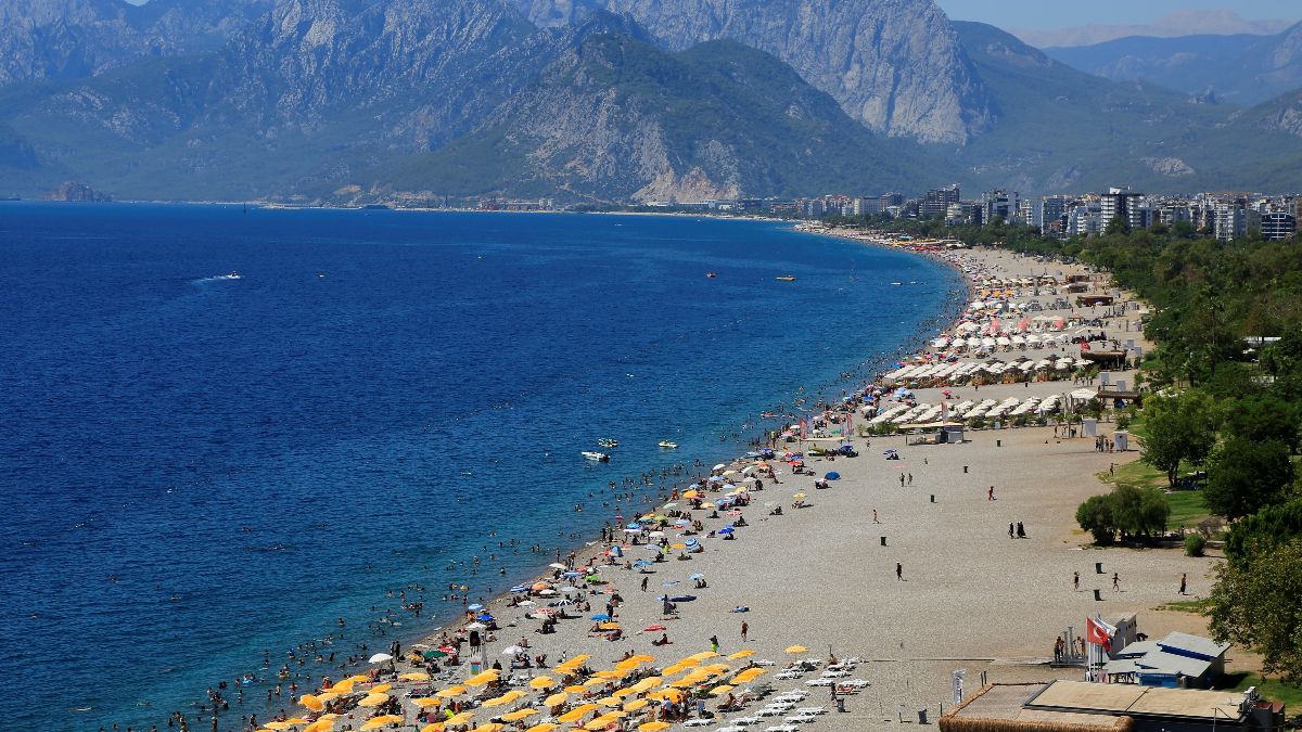 Antalya’da bayram tatiline gurbetçi katkısı