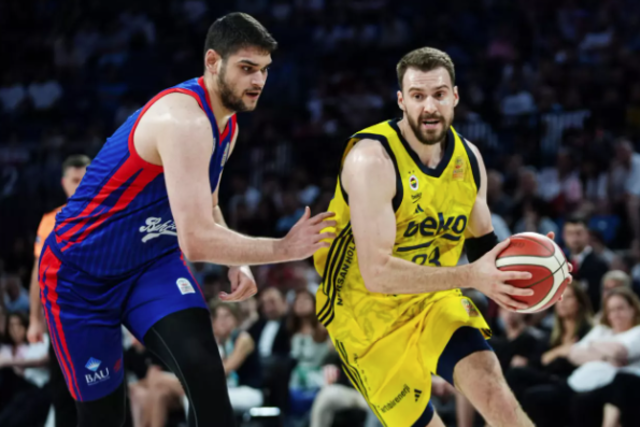 Fenerbahçe Beko, Bahçeşehir Koleji’ni mağlup ederek adını finale yazdırdı!