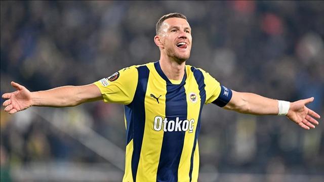 Fenerbahçe’den ayrılan Edin Dzeko geri dönüyor! Sözleşme detayları bile belli oldu