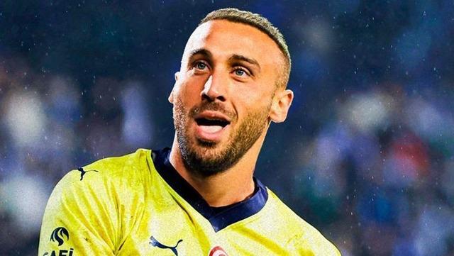 Herkes takımda kalıp kalmayacağını merak ediyordu! Fenerbahçe’de Cenk Tosun için karar verildi