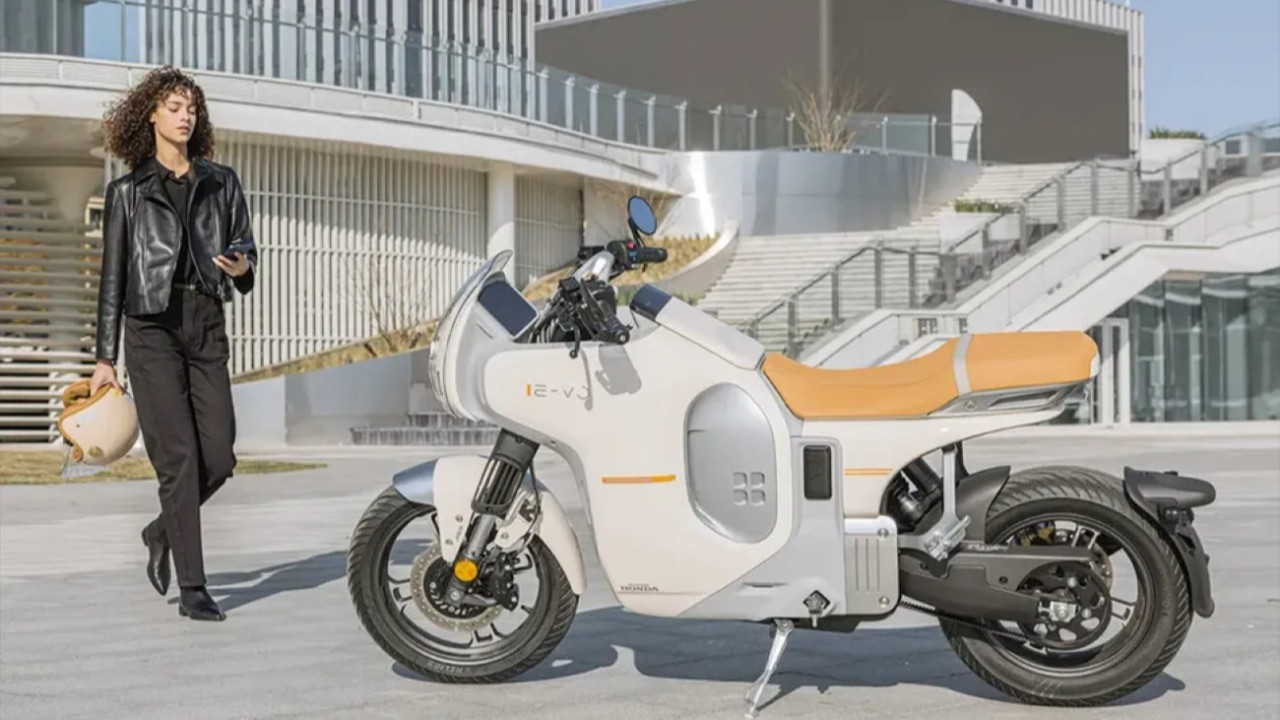 Honda, tamamen elektrikli ilk motosikleti WH8000D’yi tanıttı