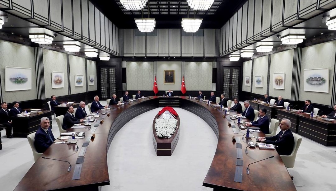 Kabine toplanıyor: En düşük emekli maaşı ve kamu işçisinin zam pazarlığı gündemde