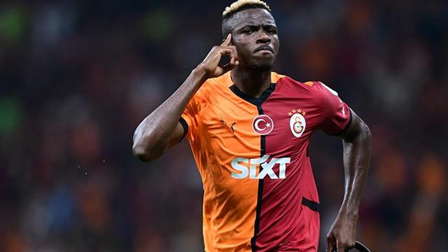 Osimhen’in anlaşacağı takımı açıkladılar! Yıllık alacağı ücret…