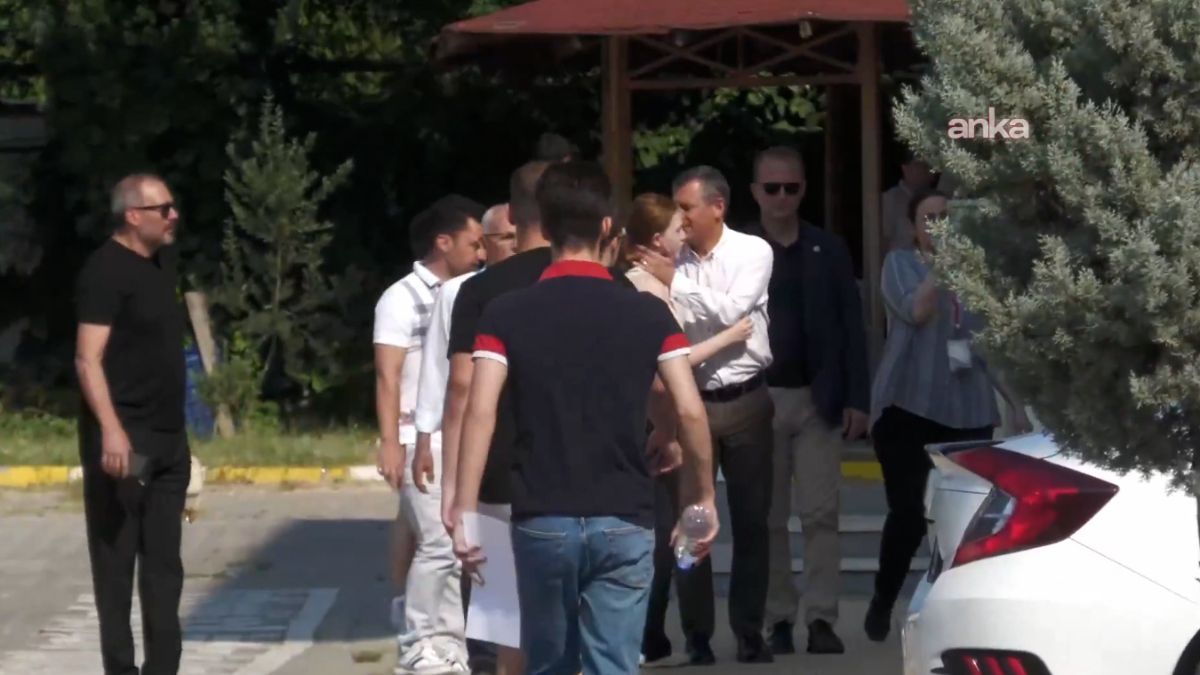 Özgür Özel, Ferdi Zeyrek’in kızını sınava götürdü