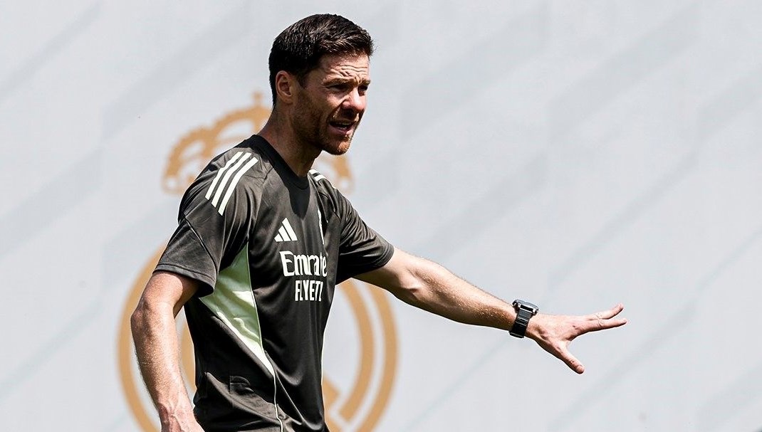 Xabi Alonso mesaiye başladı