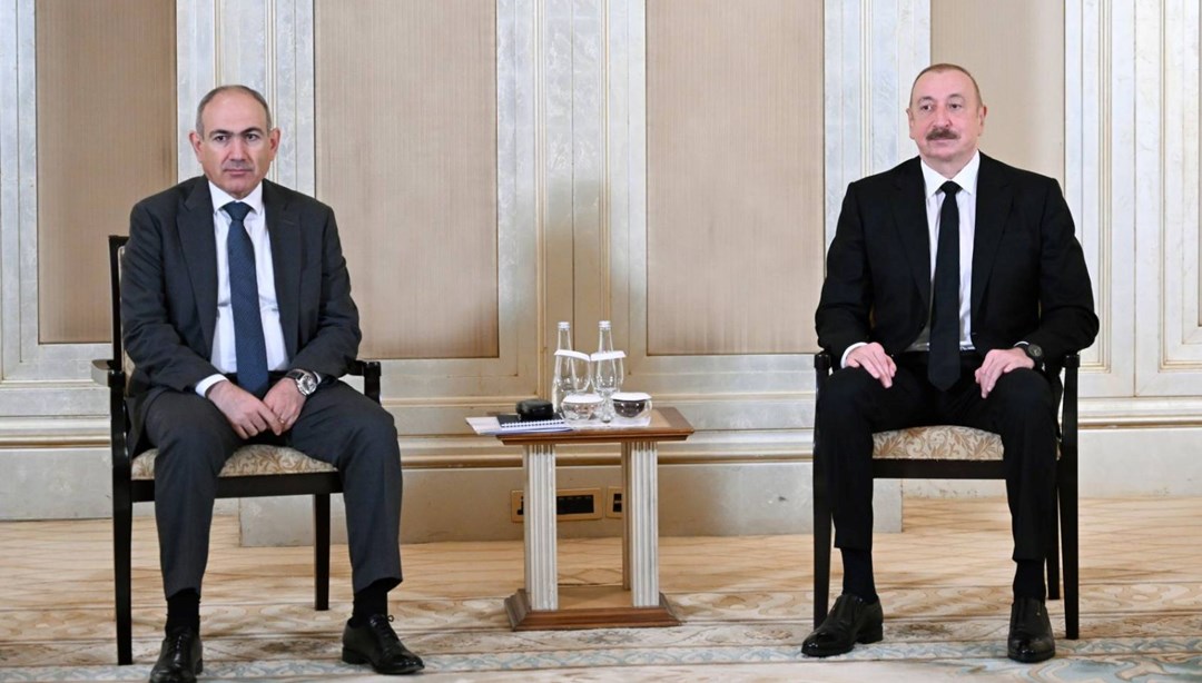 Aliyev ve Paşinyan, Abu Dabi’de barış için bir araya geldi