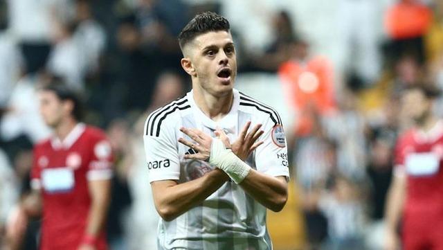 Beşiktaş’ta Milot Rashica için ayrılık çanları çalıyor! Kosovalı futbolcu o teklife ‘evet’ dedi… İşte yeni takımı