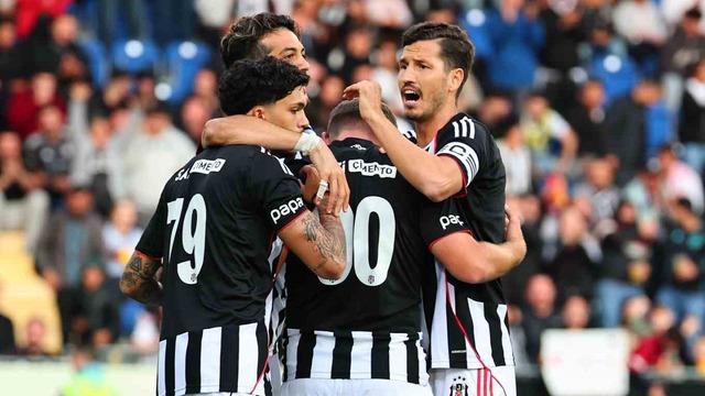 Beşiktaş’ta yeni transfer sahne aldı! Kartal Avusturya 2. Lig ekibi St. Pölten’i 2 golle mağlup etti