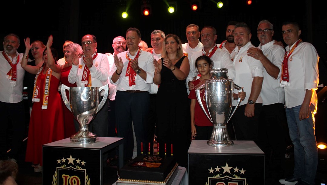 Galatasaray’ın şampiyonluk kupaları Kuşadası’nda