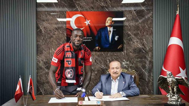 Gaziantep FK, Surinamlı savunma oyuncusu Myenty Abena’yı kadrosuna kattı… Kulüpten resmi açıklama geldi!