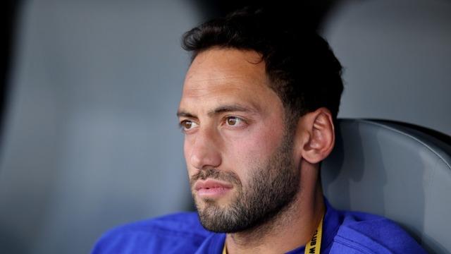 Hakan Çalhanoğlu krizi dinmek bilmiyorum! Şimdi de milli yıldızdan 2 sayfalık açıklama geldi! Öyle şeyler dedi ki…