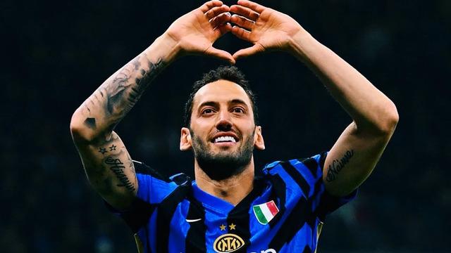 Hakan Çalhanoğlu’nun babası ateşi yaktı! Galatasaray taraftarı heyecandan yerinde duramıyor…