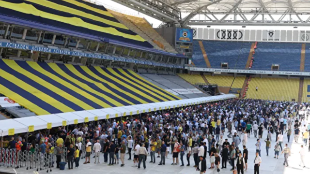 Herkes merak ediyordu! Fenerbahçe’de toplanan imza sayısı açıklandı! Divan Kurulu’na teslim edildi