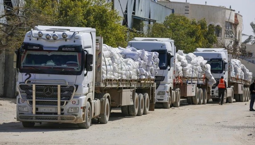 İsrail girişine izin verdiği tırları yağmalattı