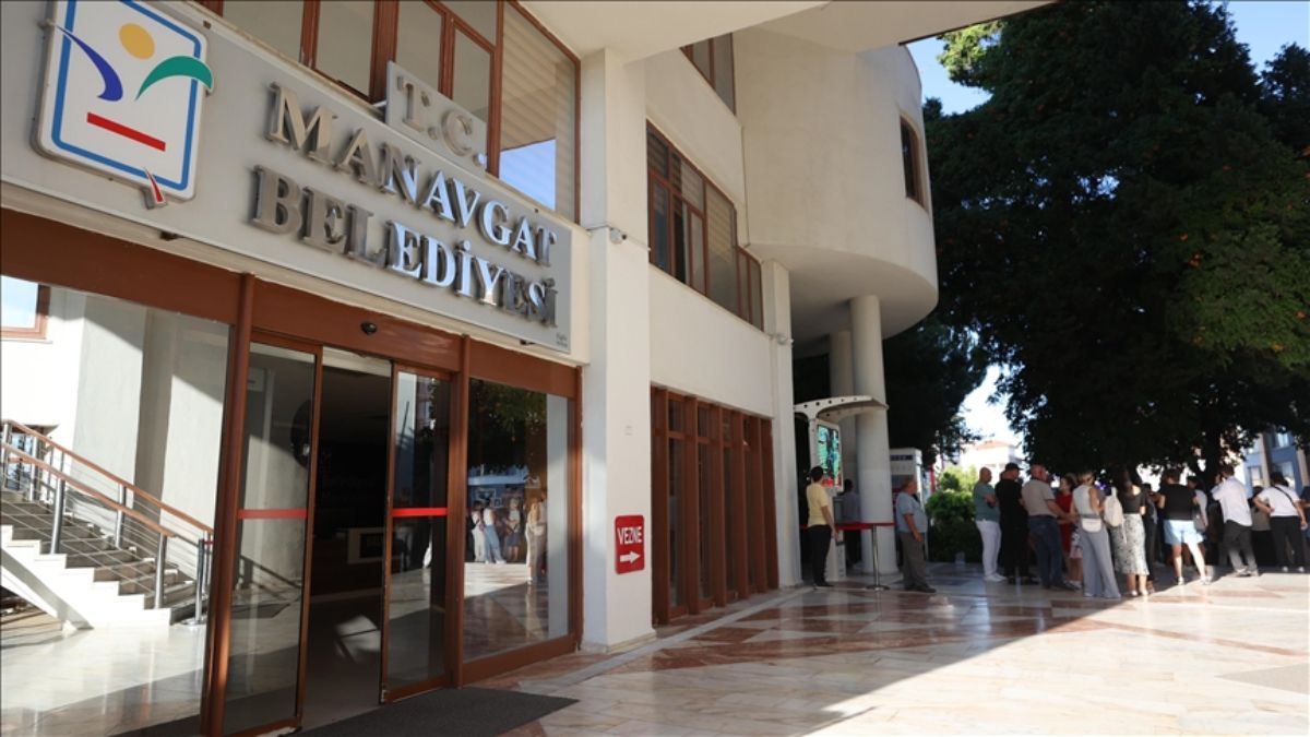 Manavgat Belediye Başkanı Niyazi Nefi Kara ve yardımcısı tutuklandı