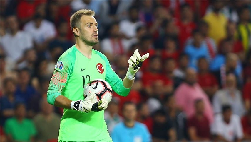 Milli kaleci Mert Günok futbolu bırakacağı yaşı açıkladı