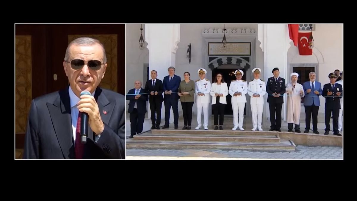 Milli Savunma Üniversitesi yerleşkesindeki camiler, dualarla açıldı