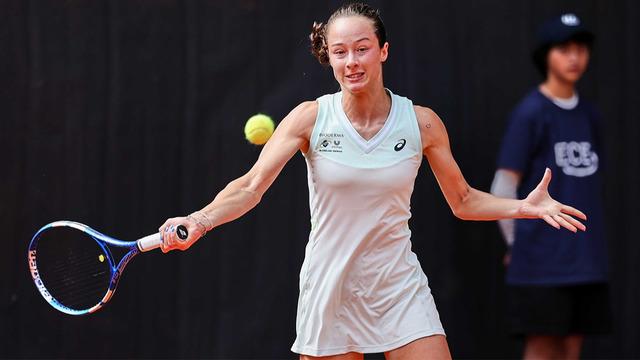 Milli sporcu Zeynep Sönmez Wimbledon’da çiftler kategorisindeki 2. tur maçını kaybederek elendi!