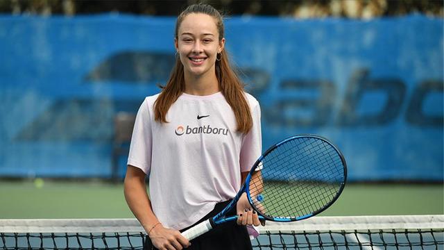 Milli tenisçi Zeynep Sönmez, Wimbledon’a 3. turda veda ederek turnuvadan elendi…