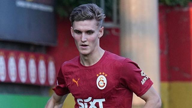 Okan Buruk takımda istemediğini söylemişti! Elias Jelert her an ayrılabilir… Çok sürpriz talip