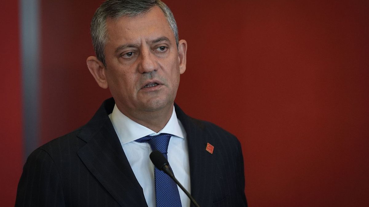 Özgür Özel, PKK’nın silah bırakmasına sessiz kaldı